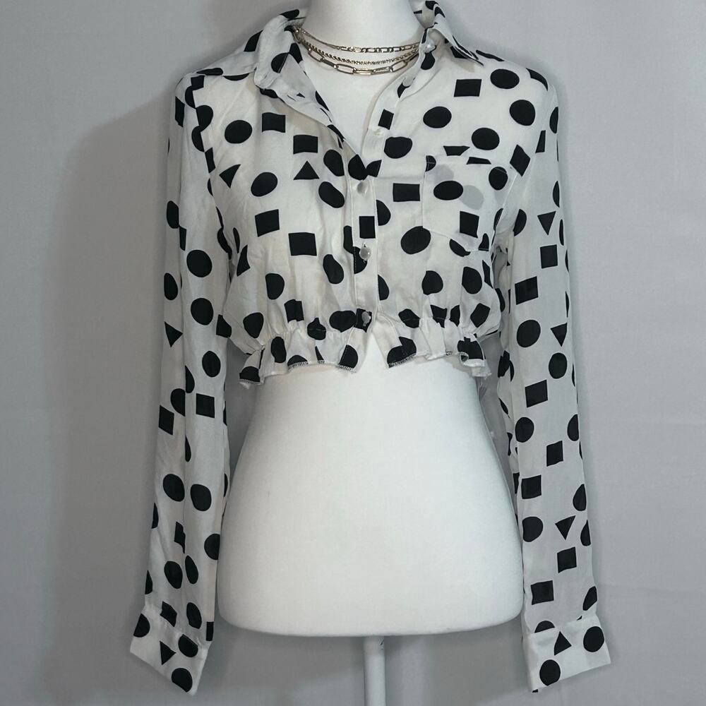 Boohoo Geo Print Cropped Button Up Blouse Black White US 8